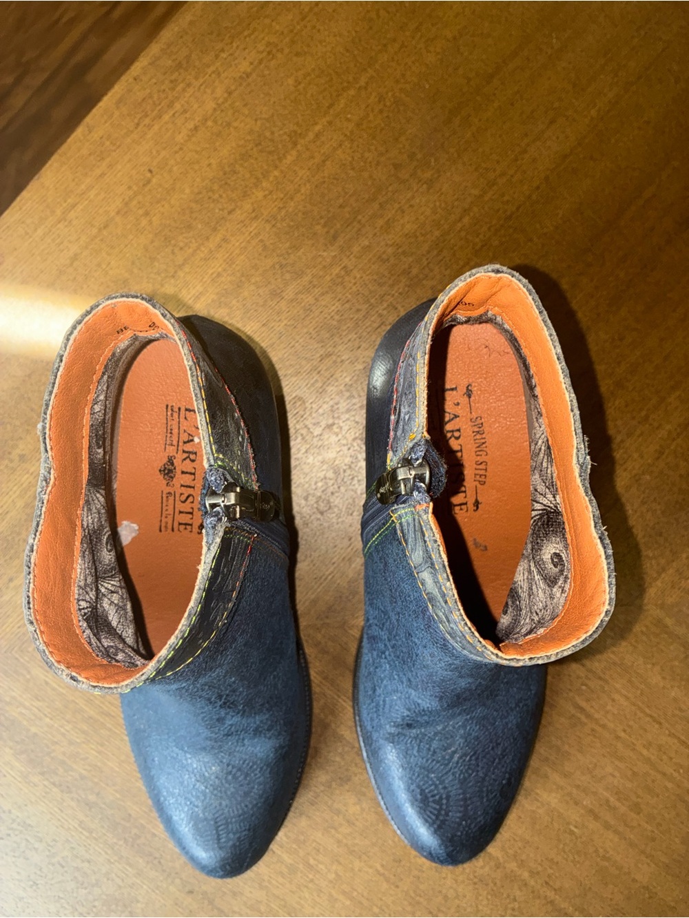 L'Artiste Navy Leather Ankle Booties with Embossed Collar & Flower Accent - Picture 5 of 7